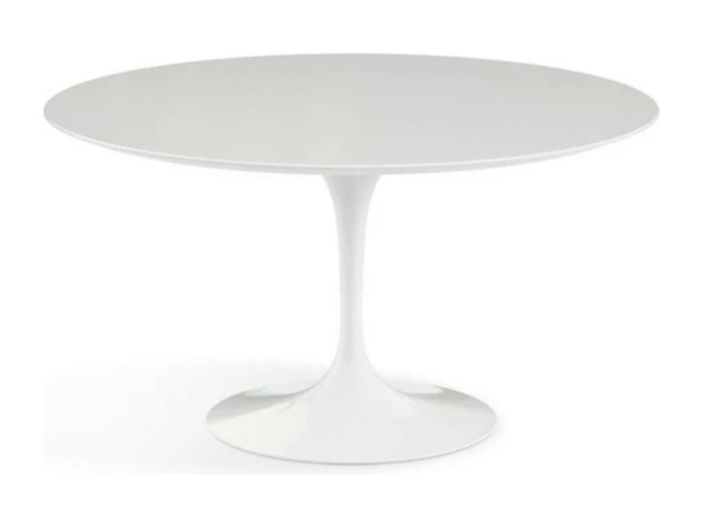 Table blanche, 150 x 150 x 73 cm