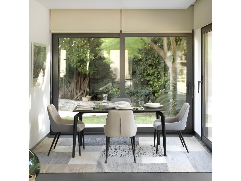 Table en métal noir, 140 x 80 x 75 cm