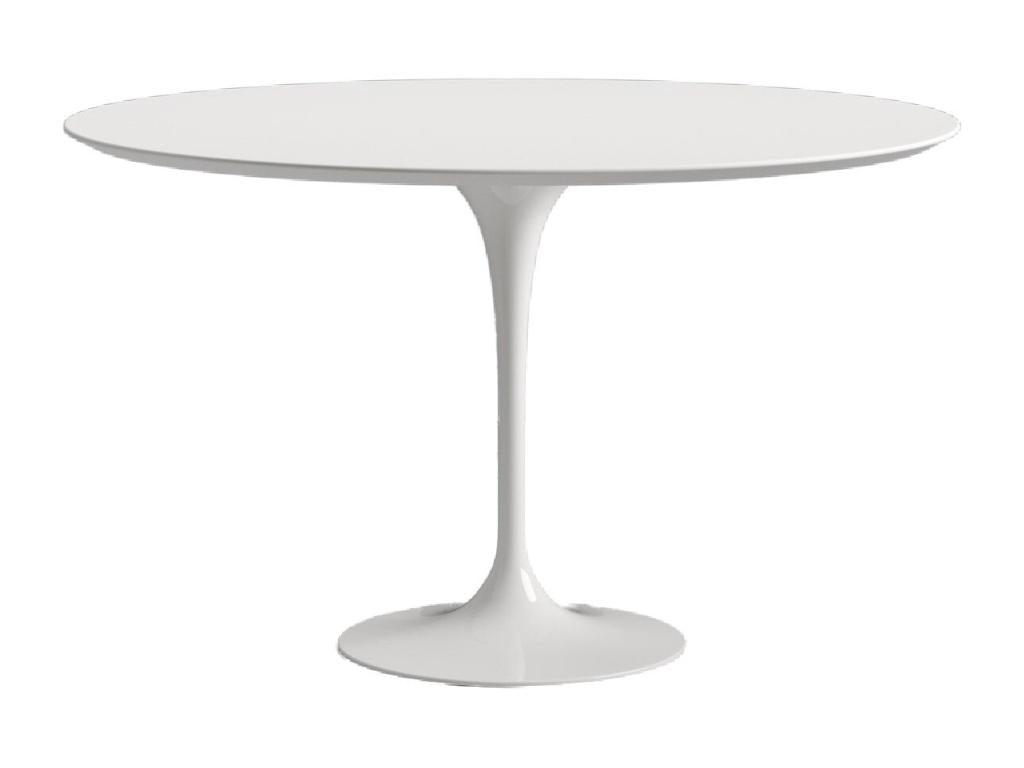 Table blanche, 150 x 150 x 73 cm