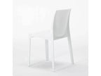 Chaise blanche, 200 x 200 x 190 cm